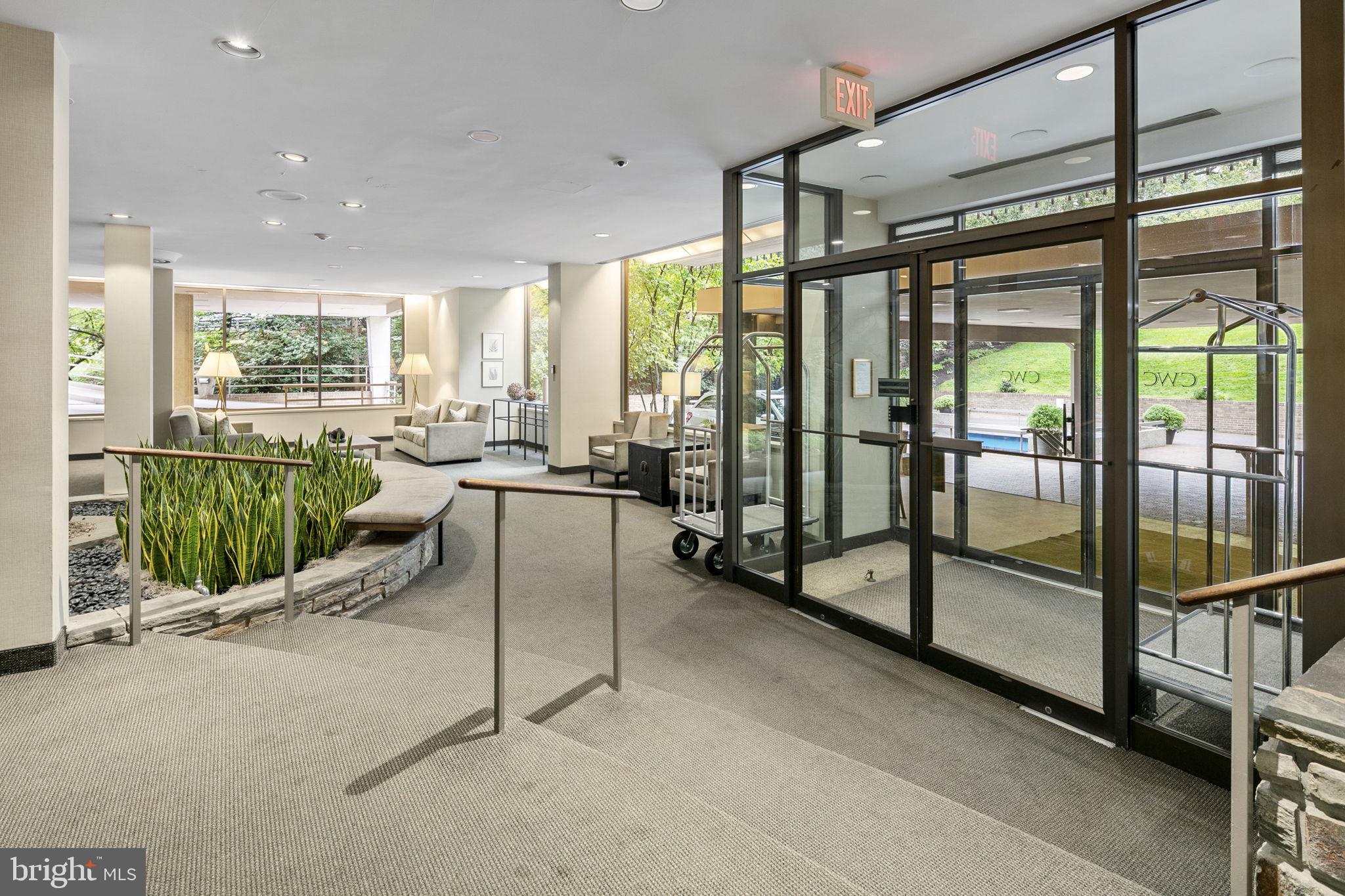 4100 Cathedral Avenue NW Unit: 716