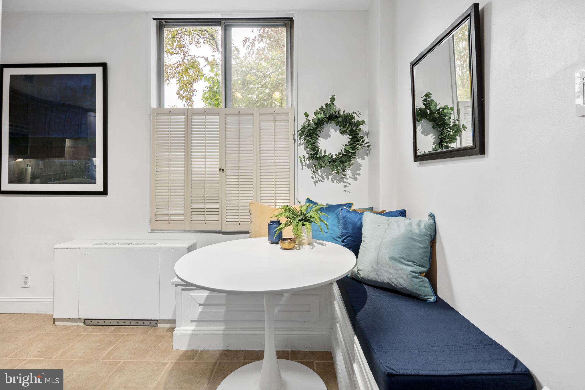 4100 Cathedral Avenue NW Unit: 716