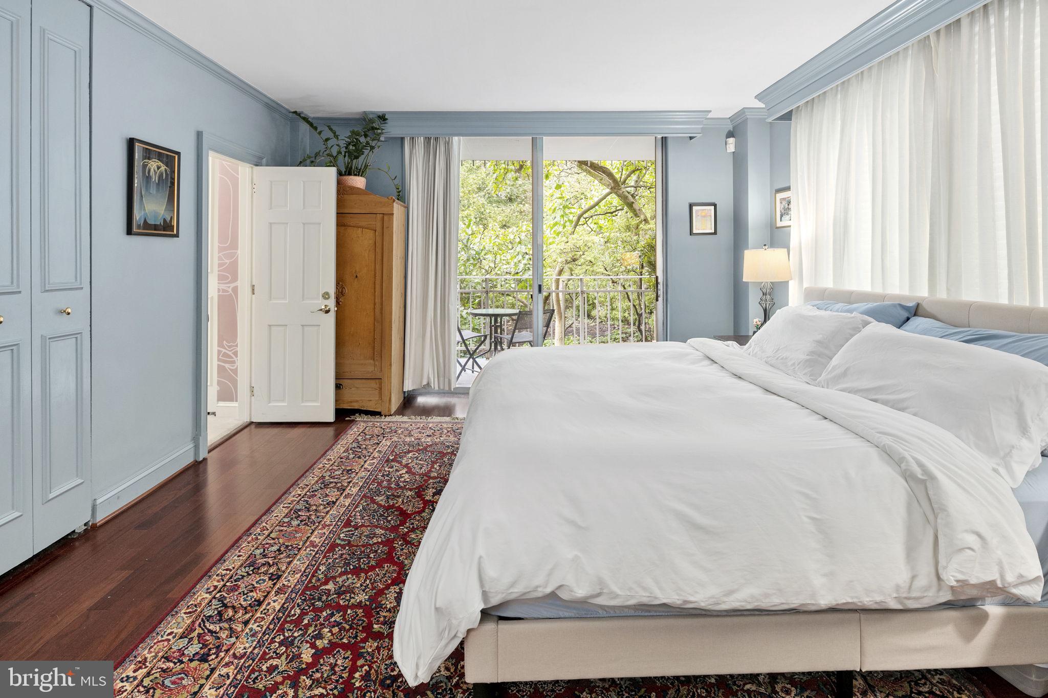 4100 Cathedral Avenue NW Unit: 716