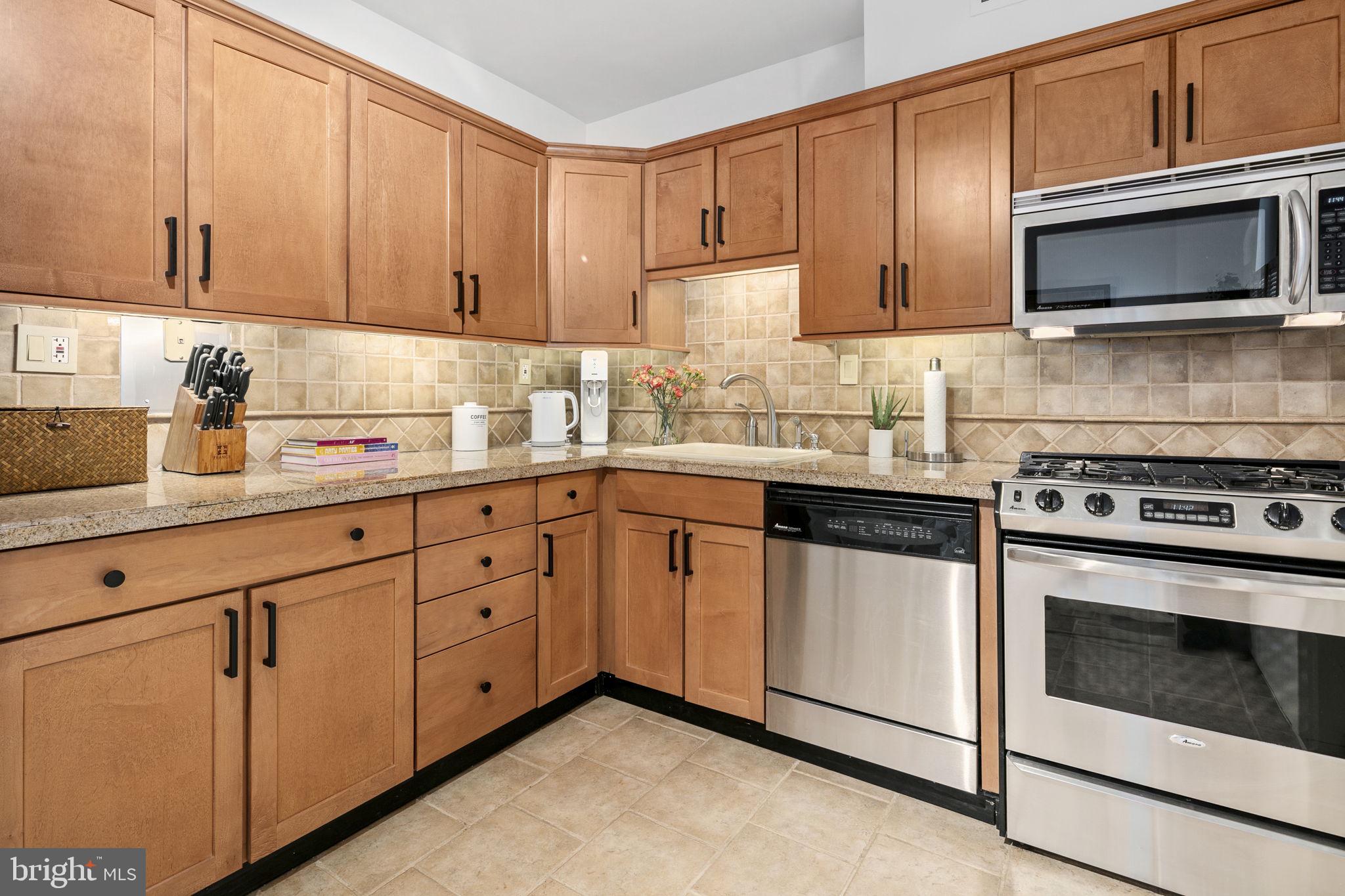 4100 Cathedral Avenue NW Unit: 716