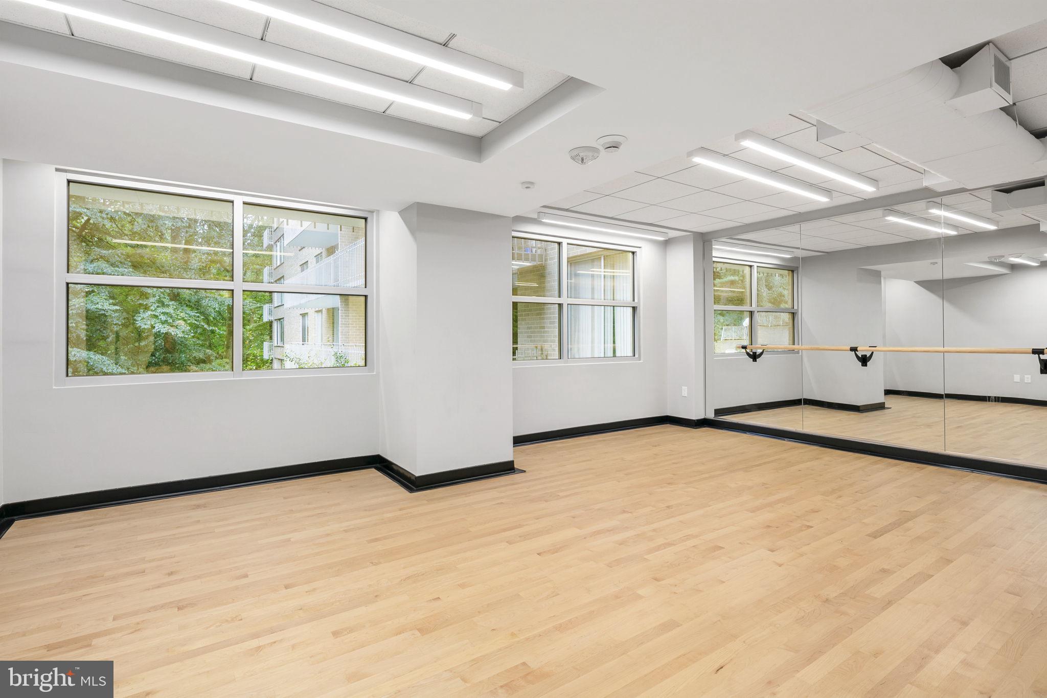 4100 Cathedral Avenue NW Unit: 716