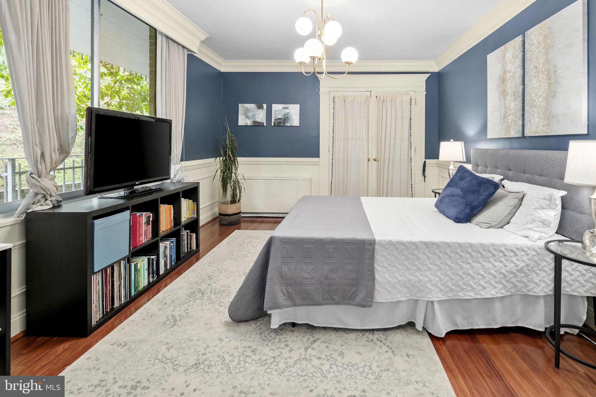 4100 Cathedral Avenue NW Unit: 716