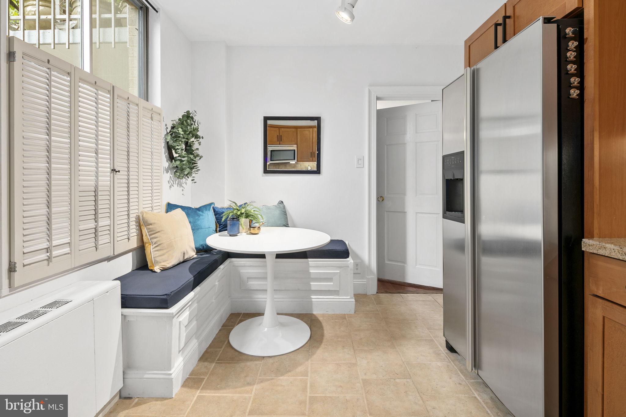 4100 Cathedral Avenue NW Unit: 716