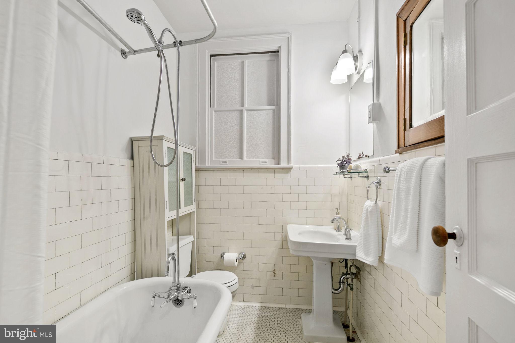 516 A Street NE Unit: 104