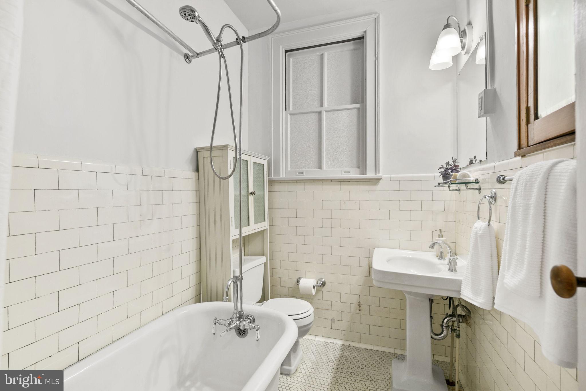 516 A Street NE Unit: 104