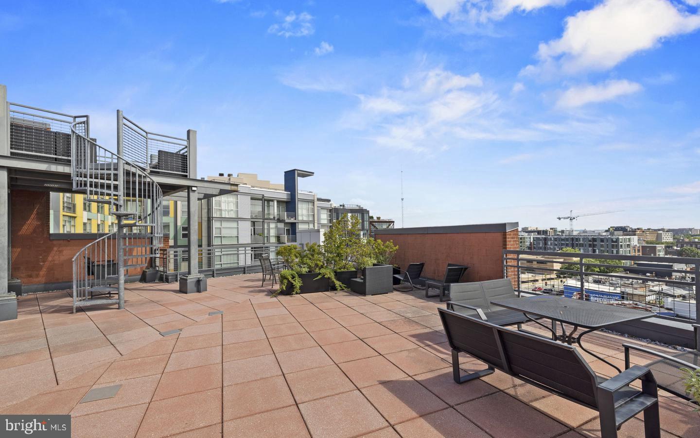 2120 Vermont Ave NW #301