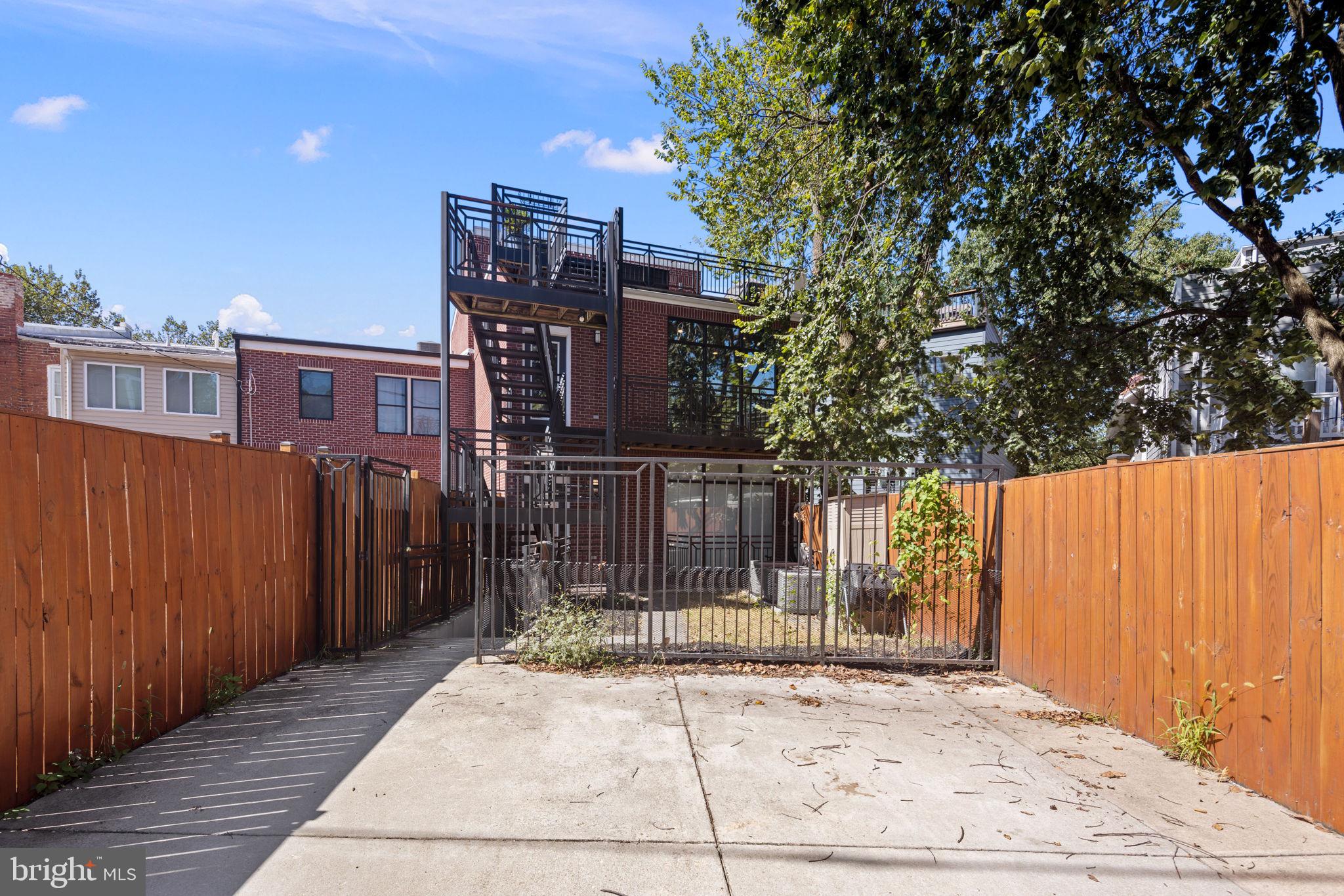 15 Grant Cir NW #3