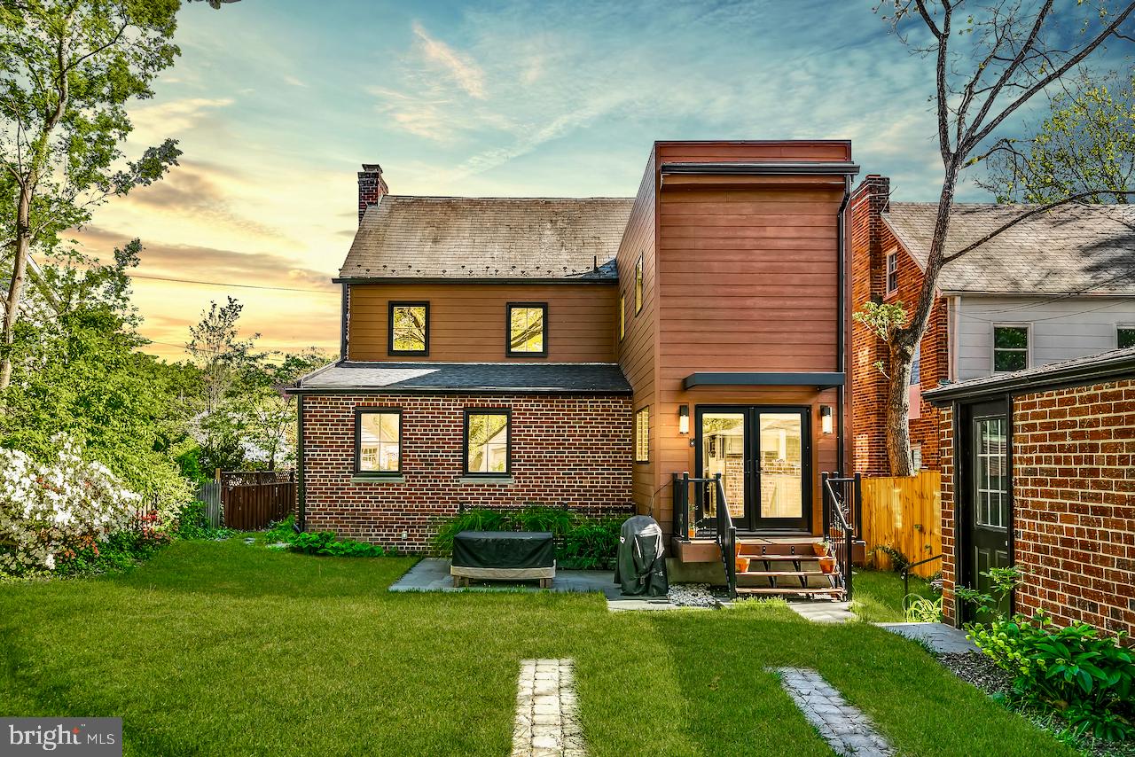 4509 Butterworth Pl NW