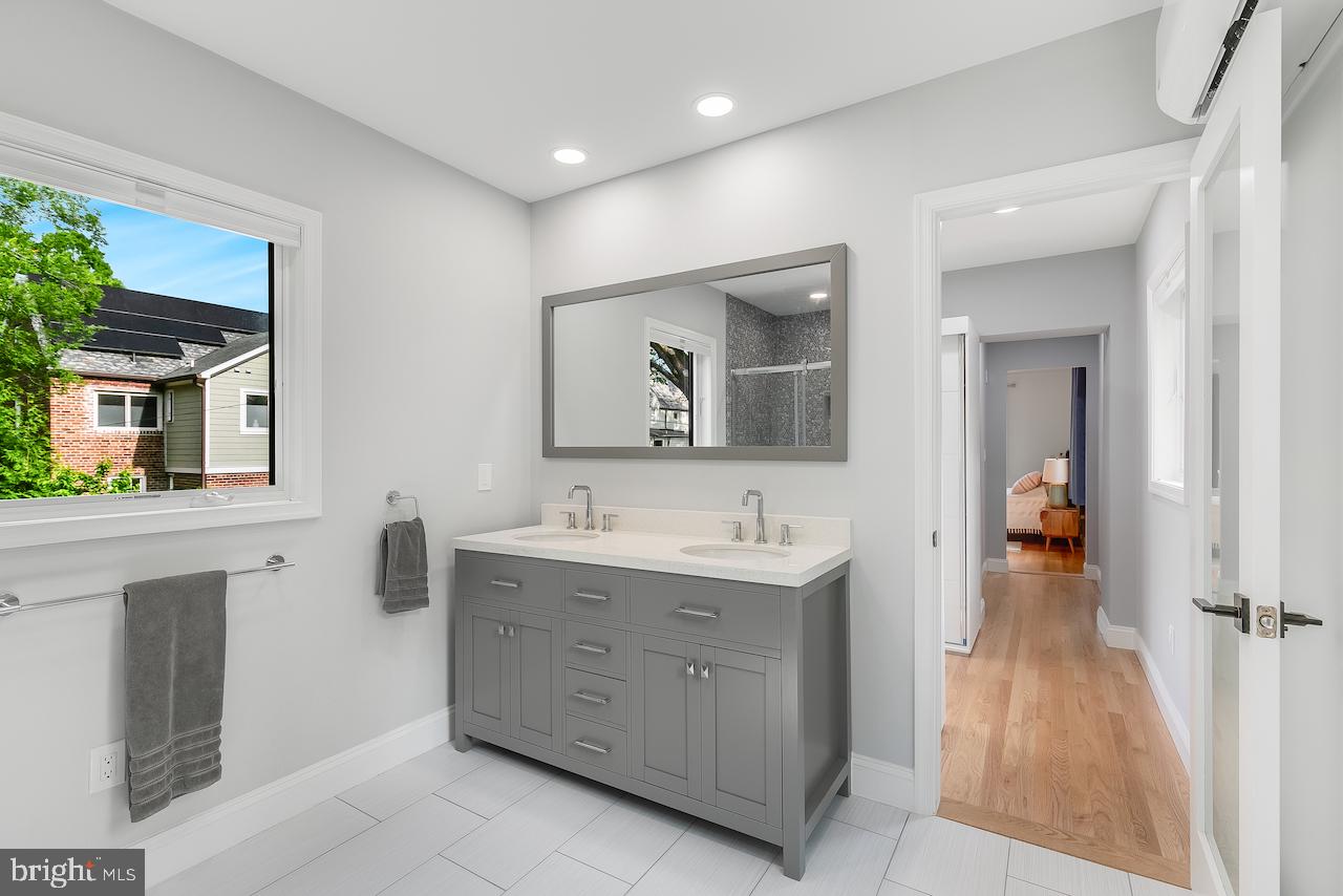 4509 Butterworth Pl NW