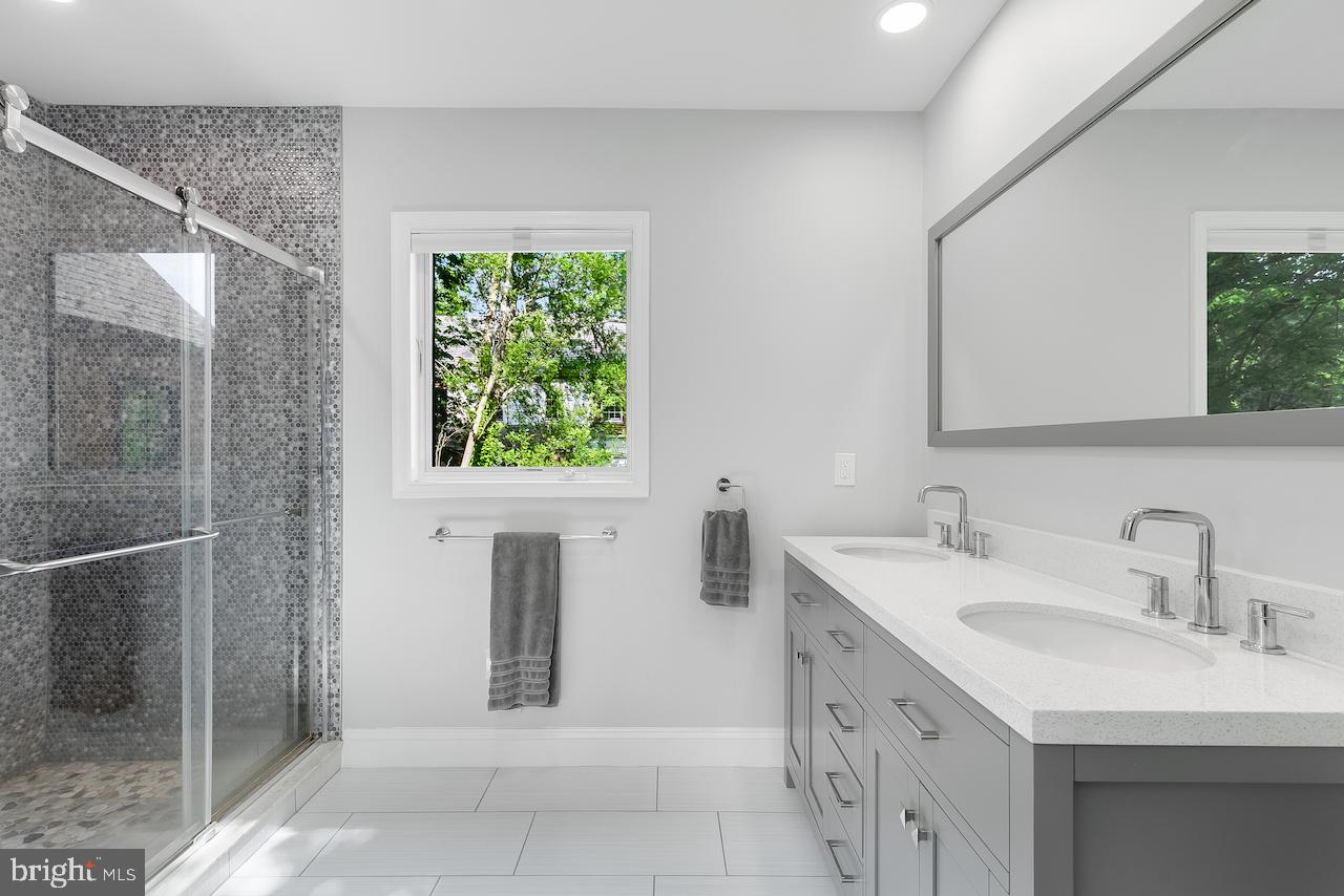 4509 Butterworth Pl NW