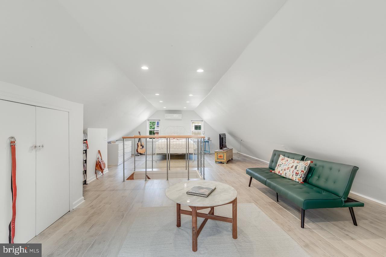 4509 Butterworth Pl NW