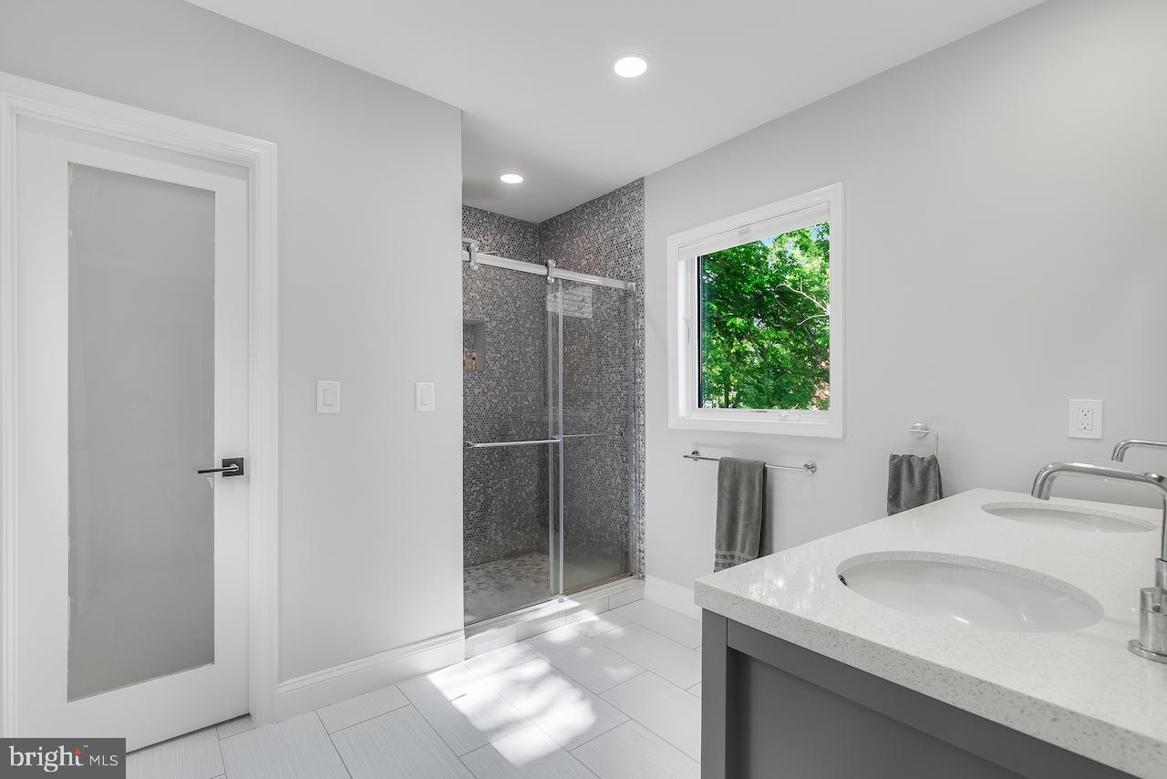 4509 Butterworth Pl NW