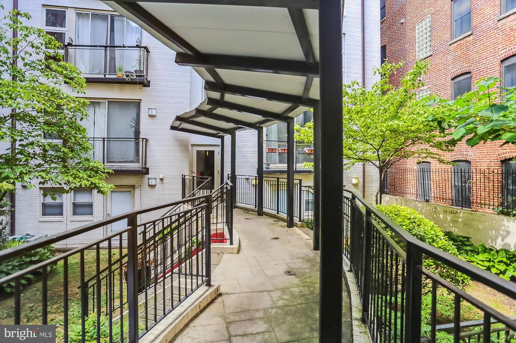 1421 Chapin St NW #32