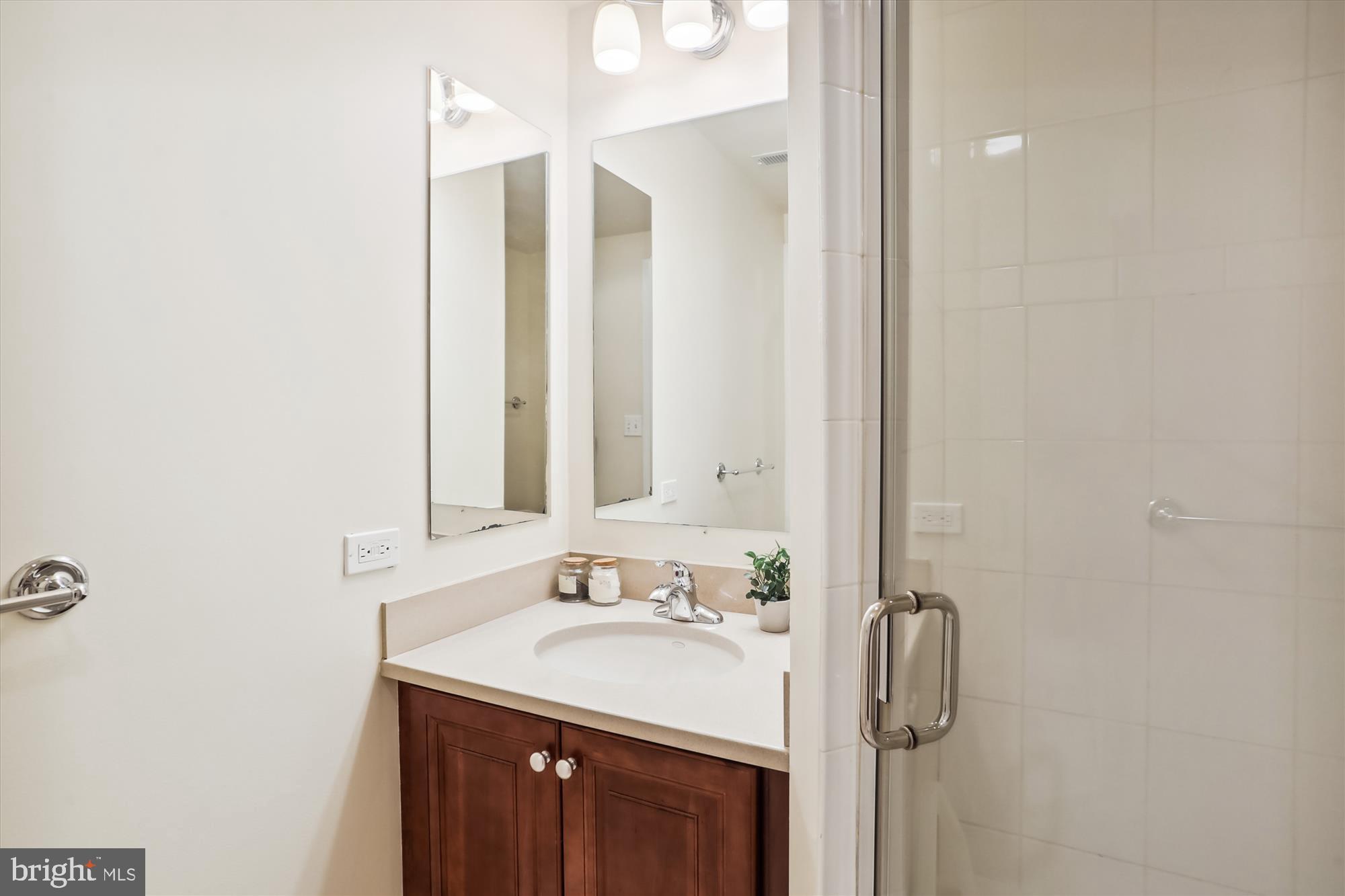 1421 Chapin St NW #32