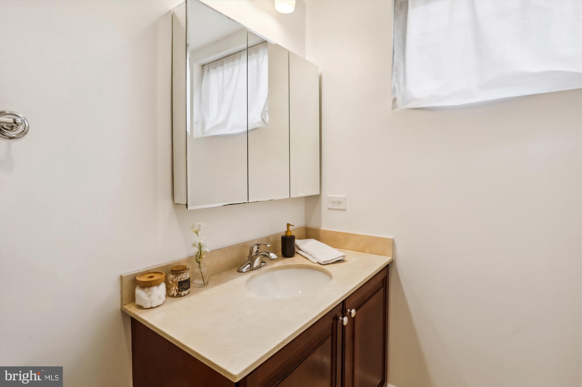 1421 Chapin St NW #32