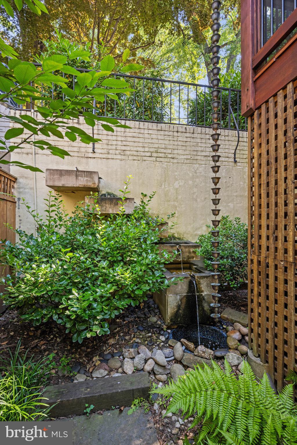 2808 29th Pl NW