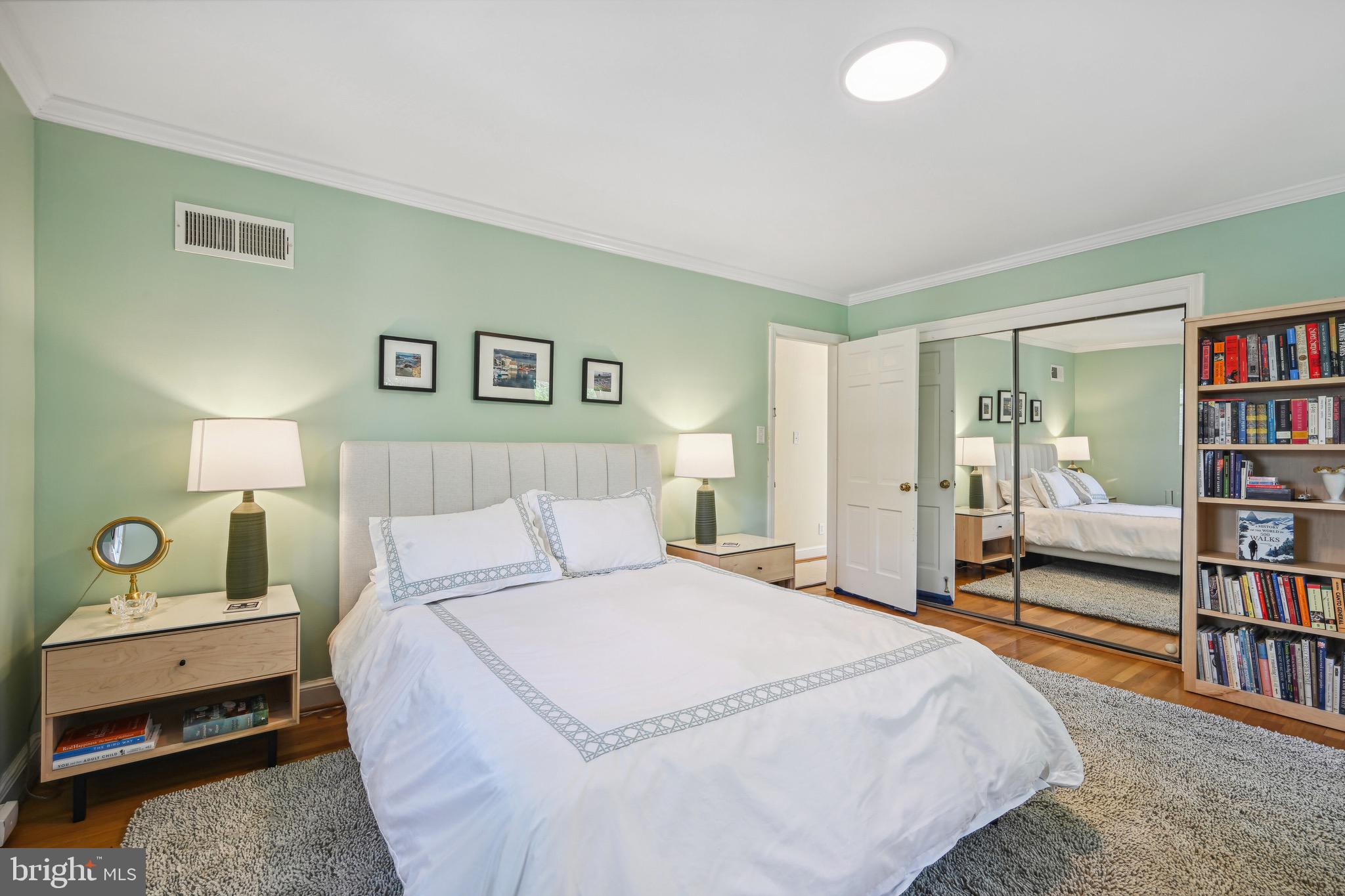 2808 29th Pl NW