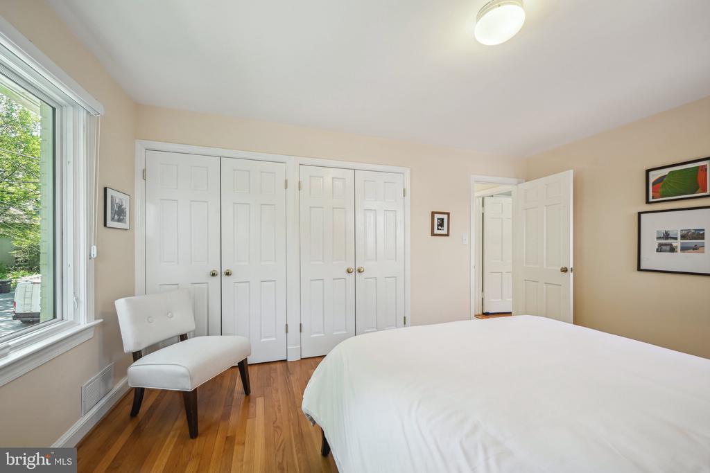 2808 29th Pl NW