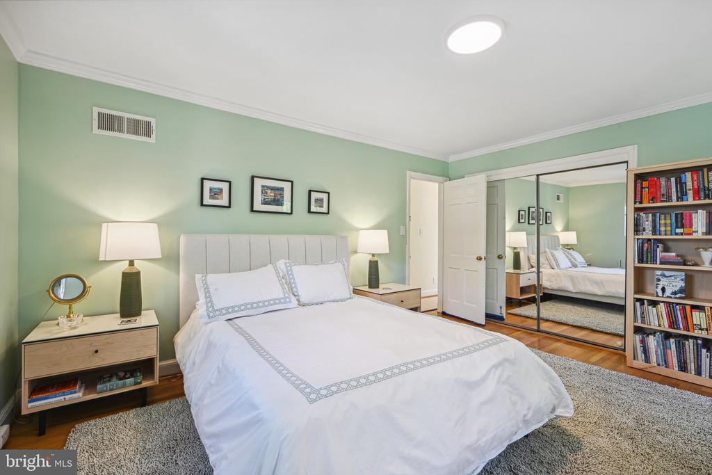 2808 29th Pl NW