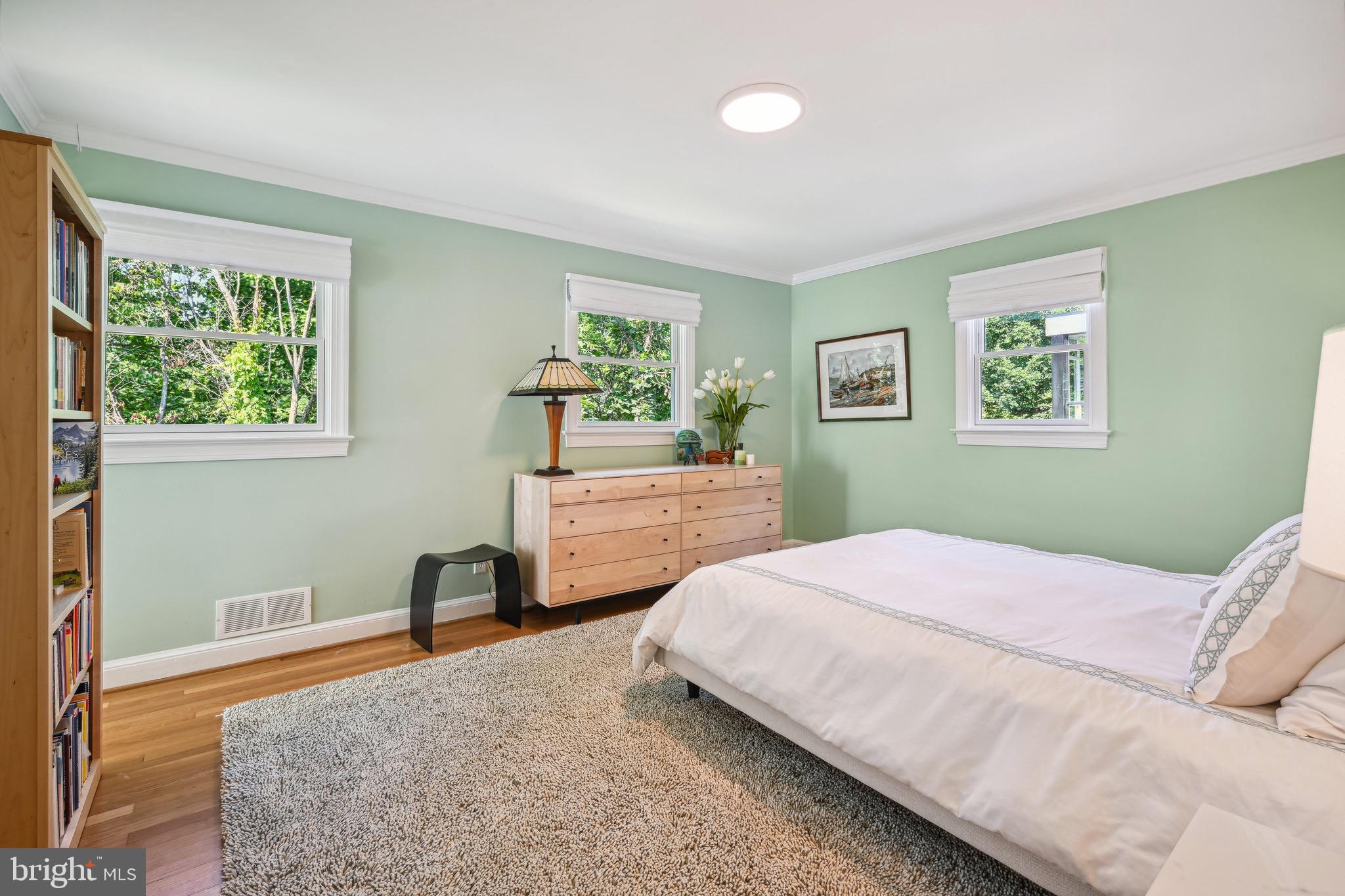 2808 29th Pl NW