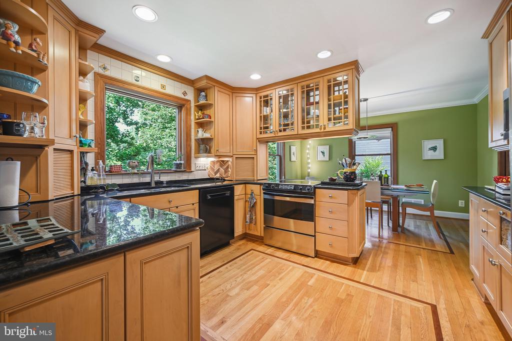 2808 29th Pl NW