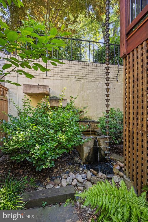 2808 29th Pl NW