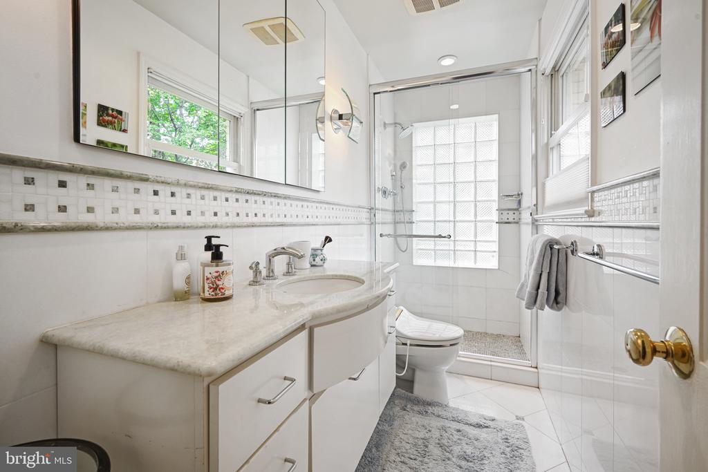 2808 29th Pl NW