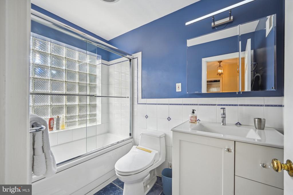 2808 29th Pl NW