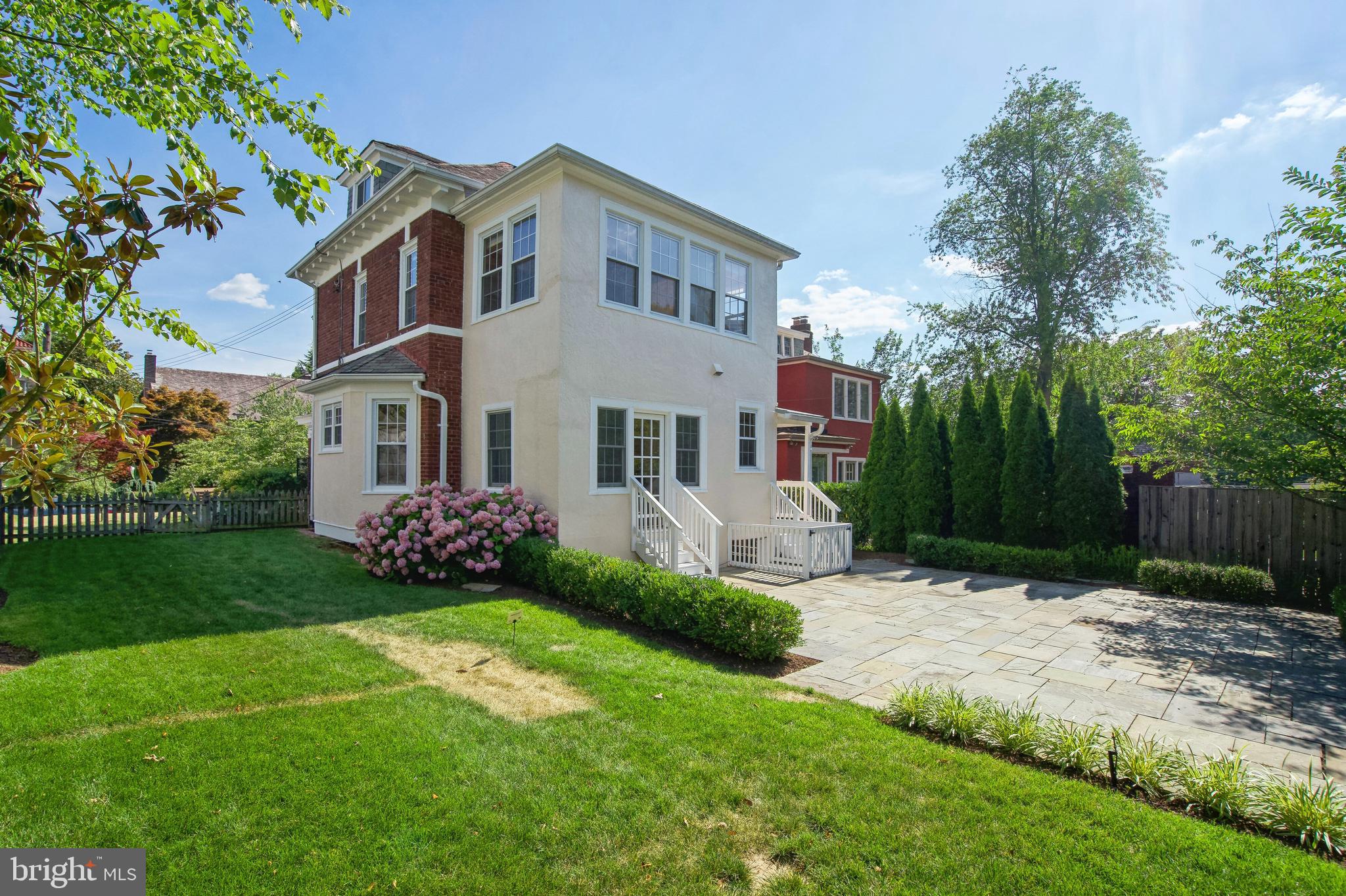 1705 Allison St NW