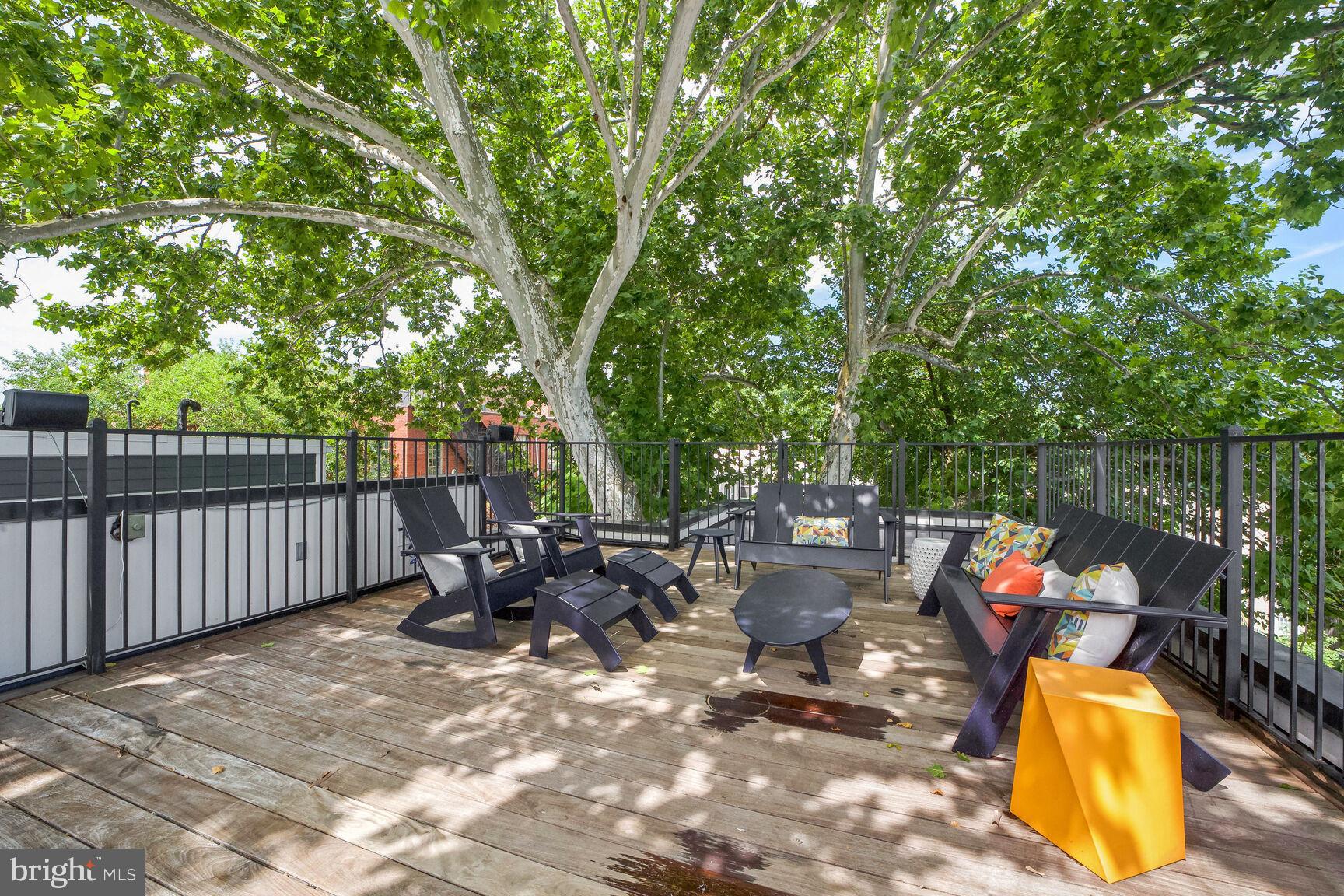 1714 10th St NW