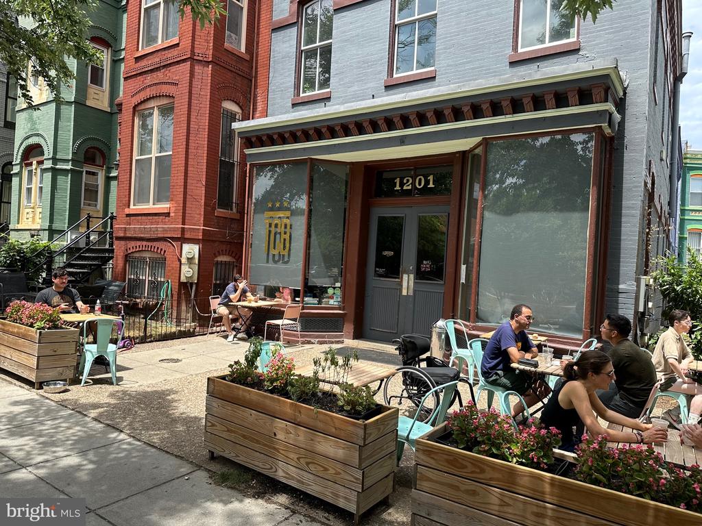 1714 10th St NW