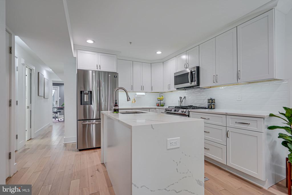 3927 14th St NW #3