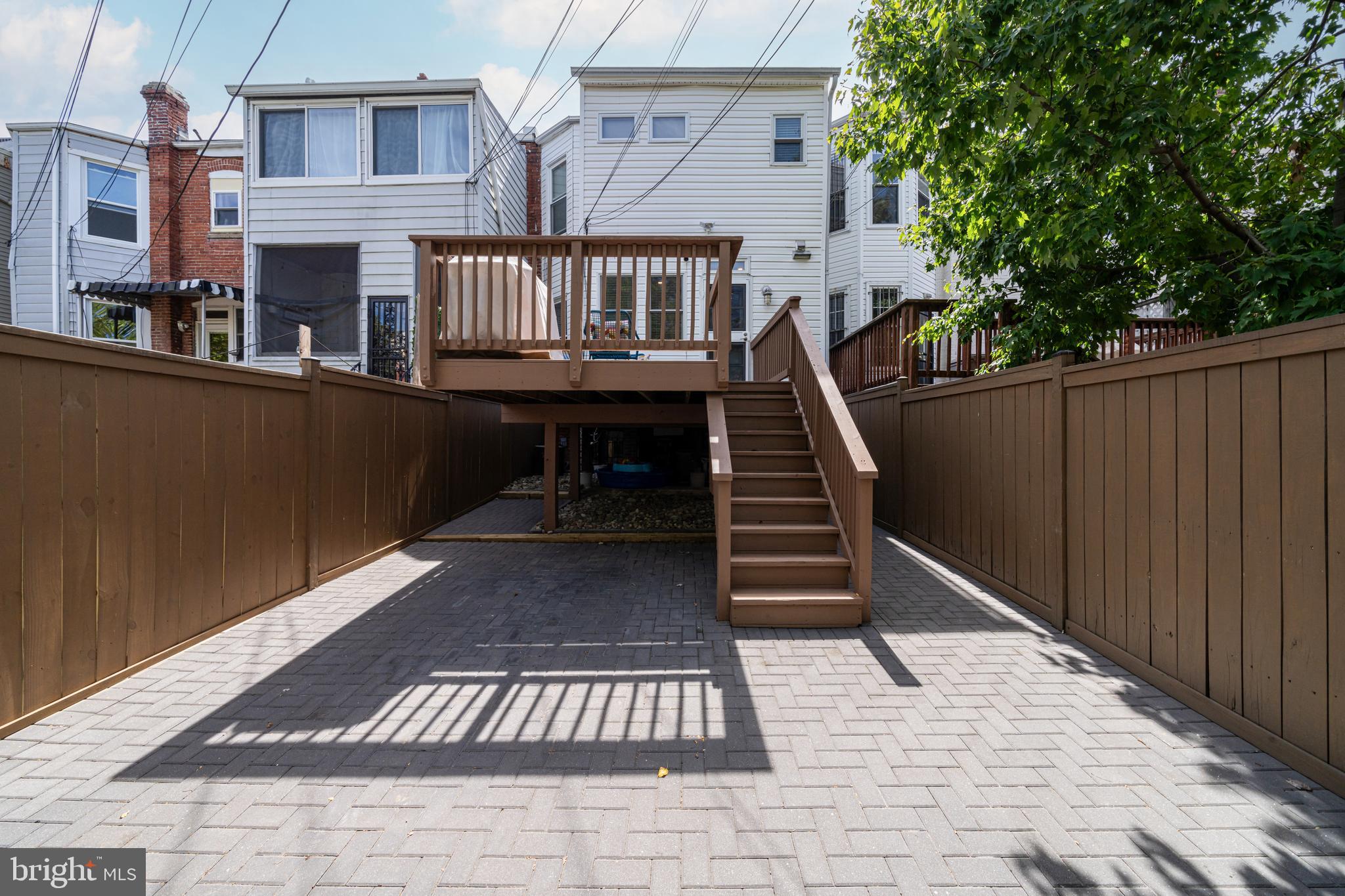 1343 Meridian Pl NW