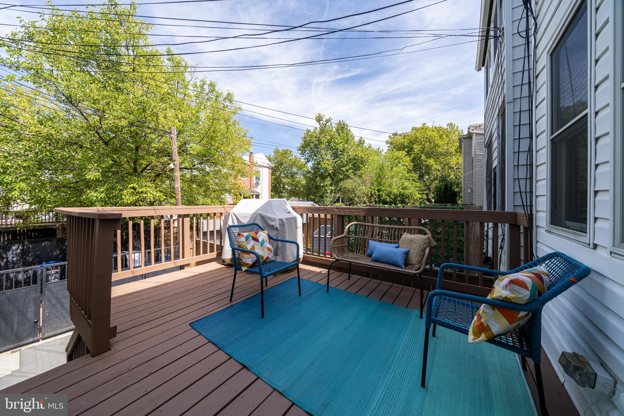 1343 Meridian Pl NW