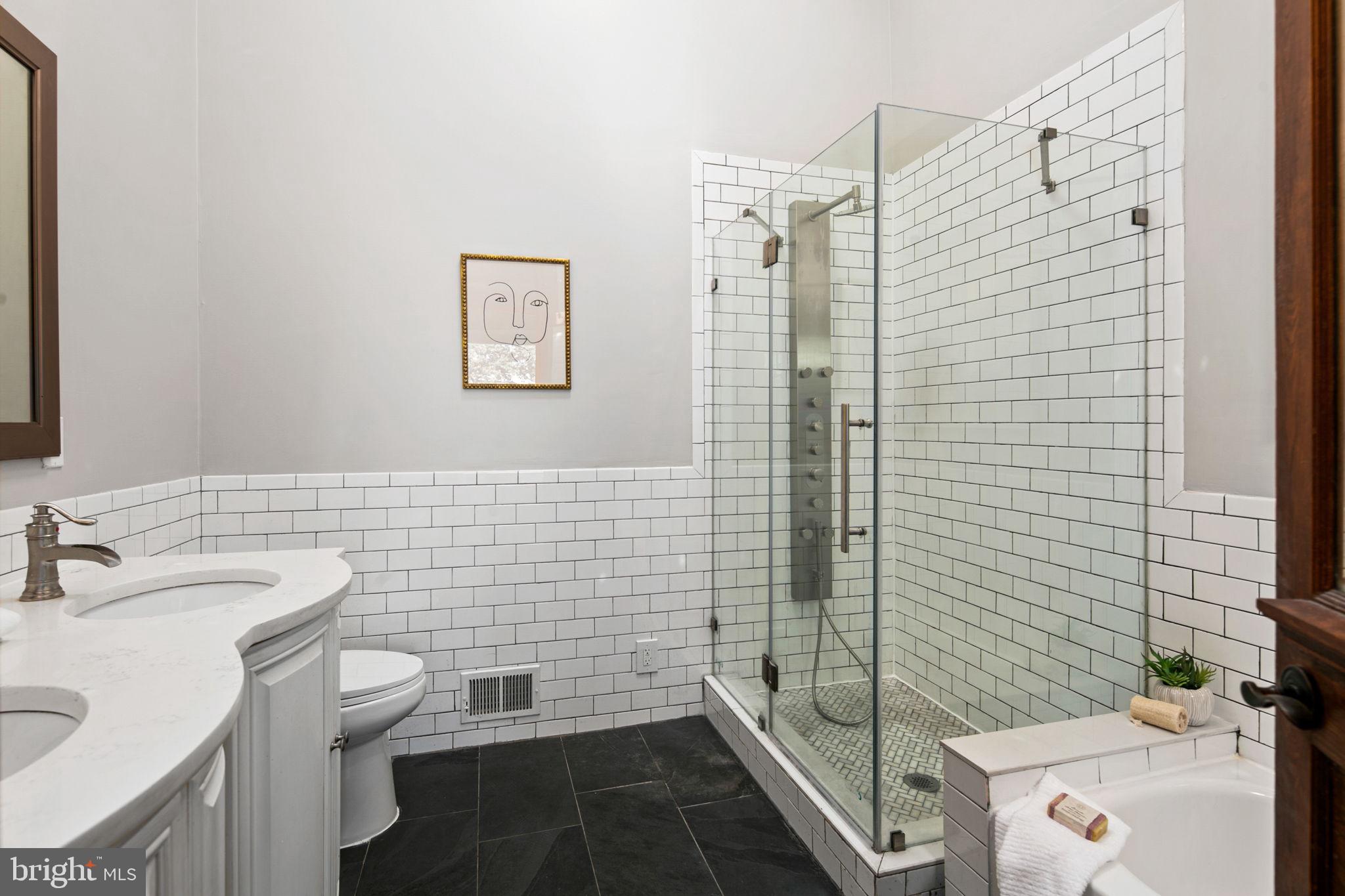 403 K St NE