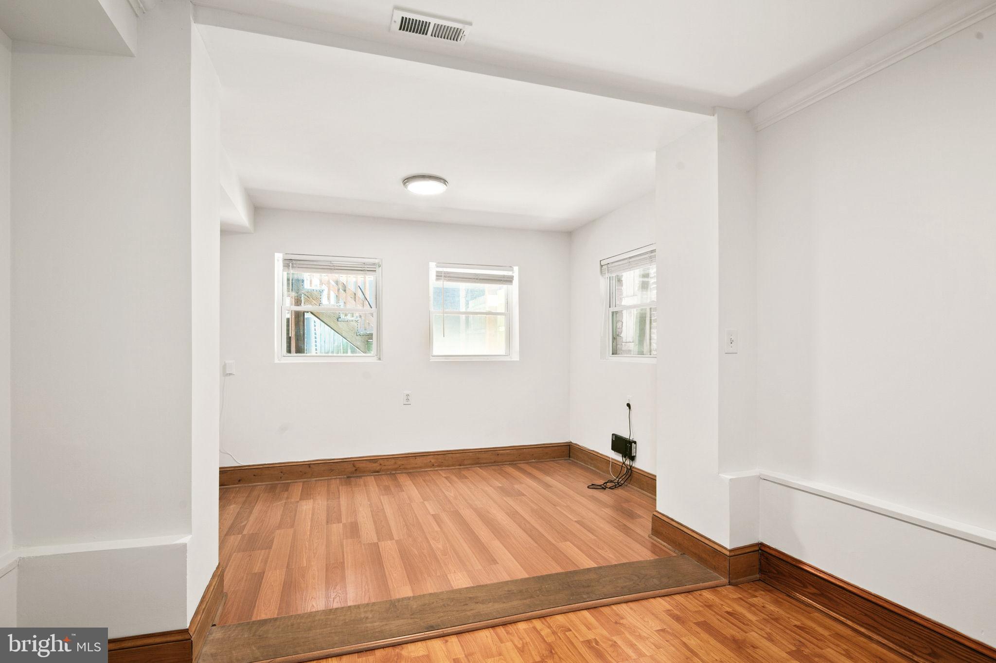 403 K St NE