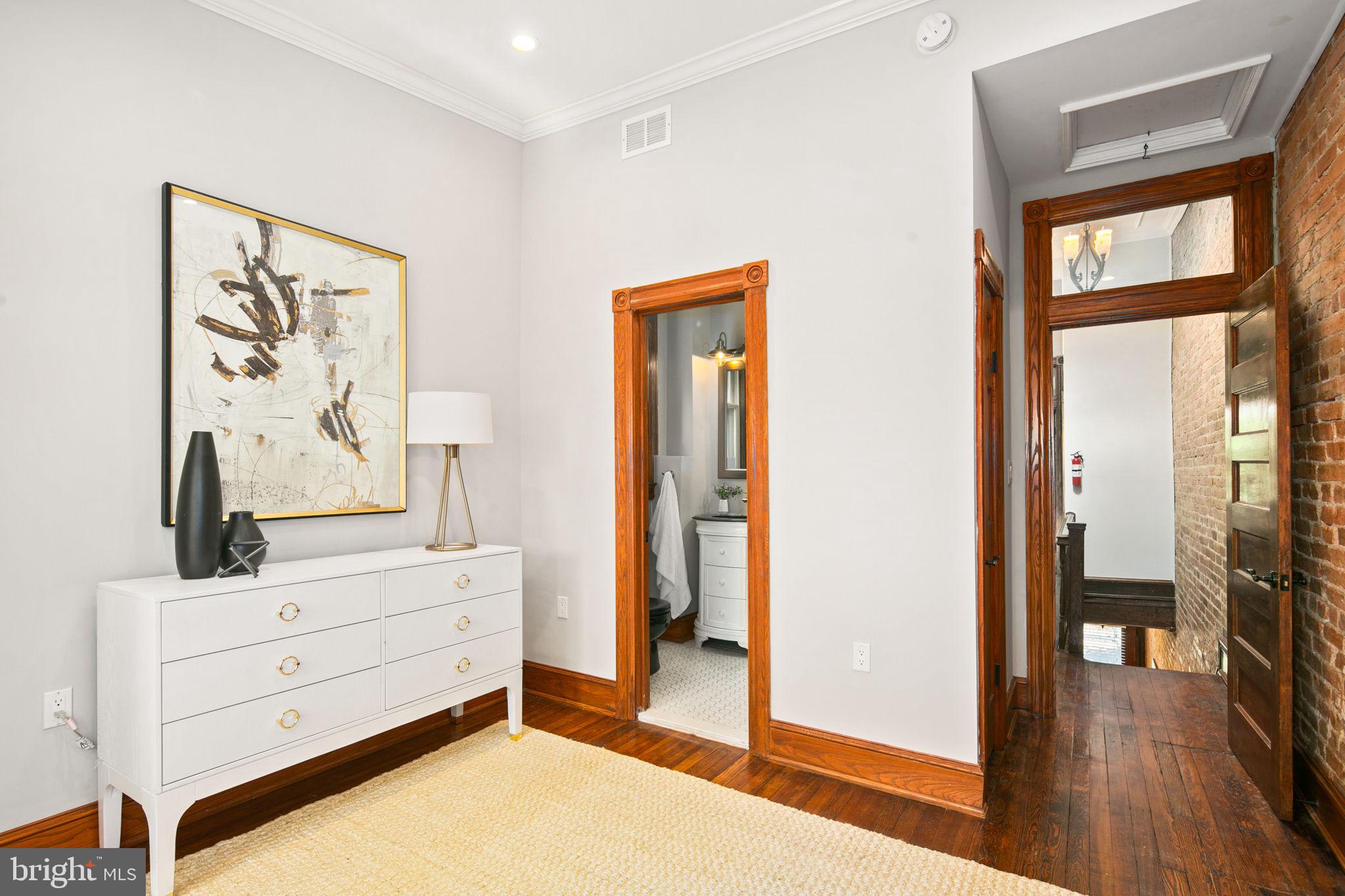 403 K St NE