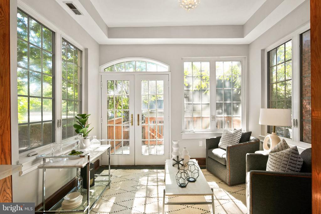 403 K St NE