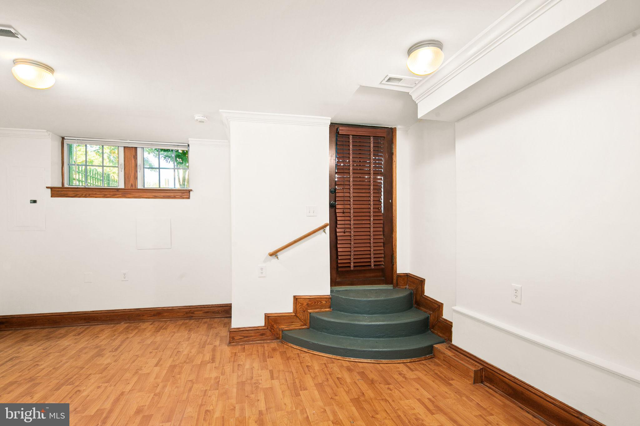 403 K St NE