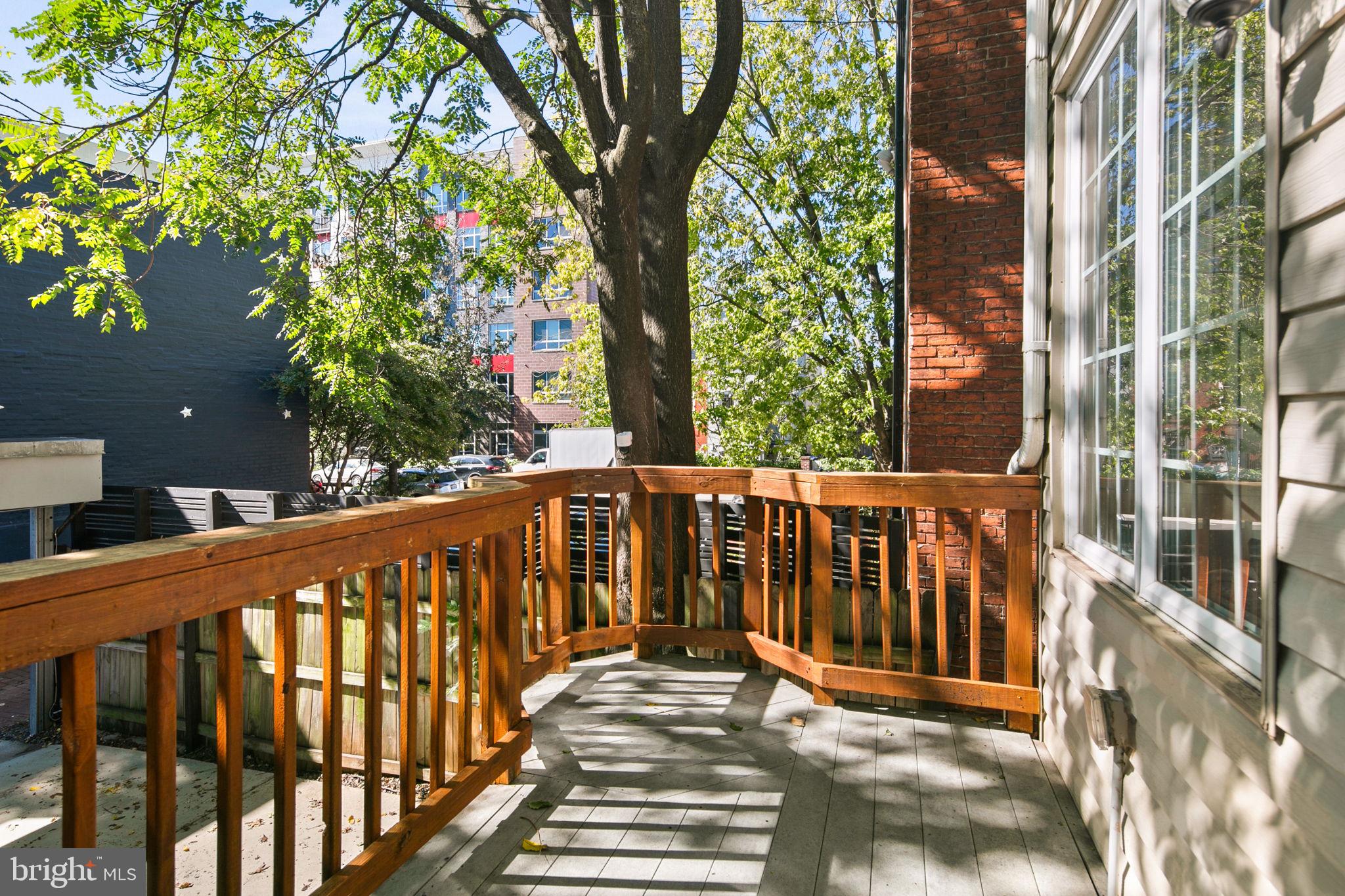 403 K St NE