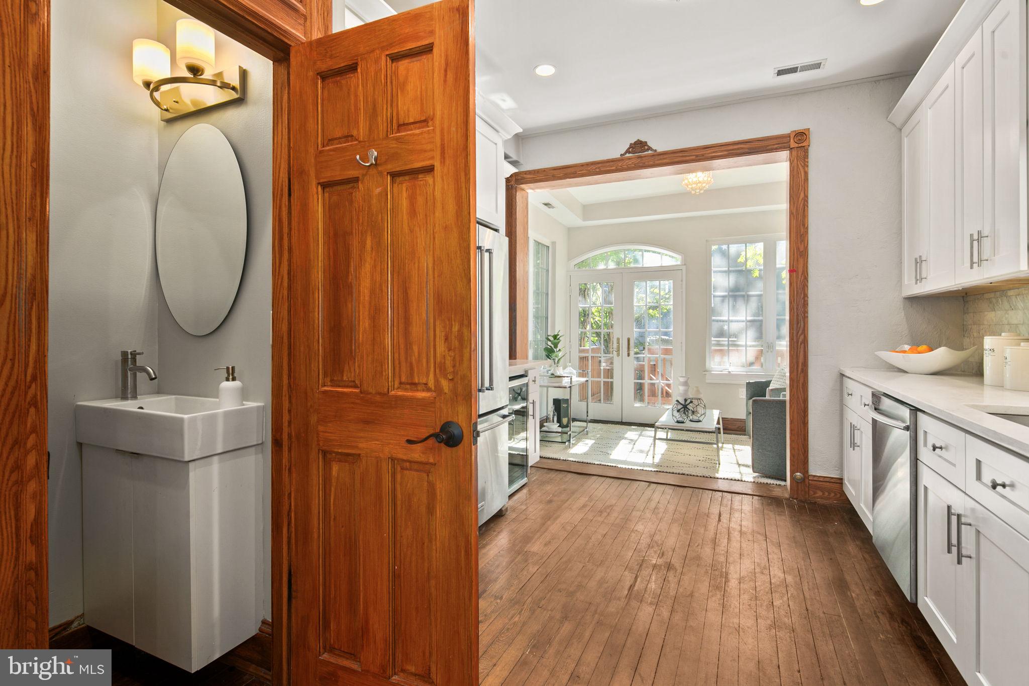 403 K St NE