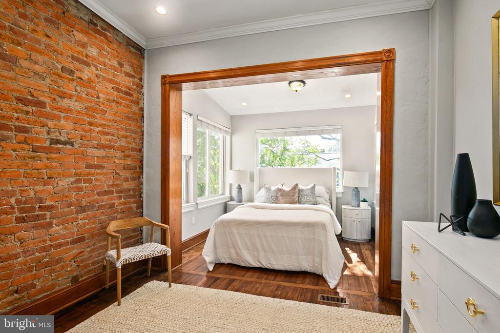 403 K St NE