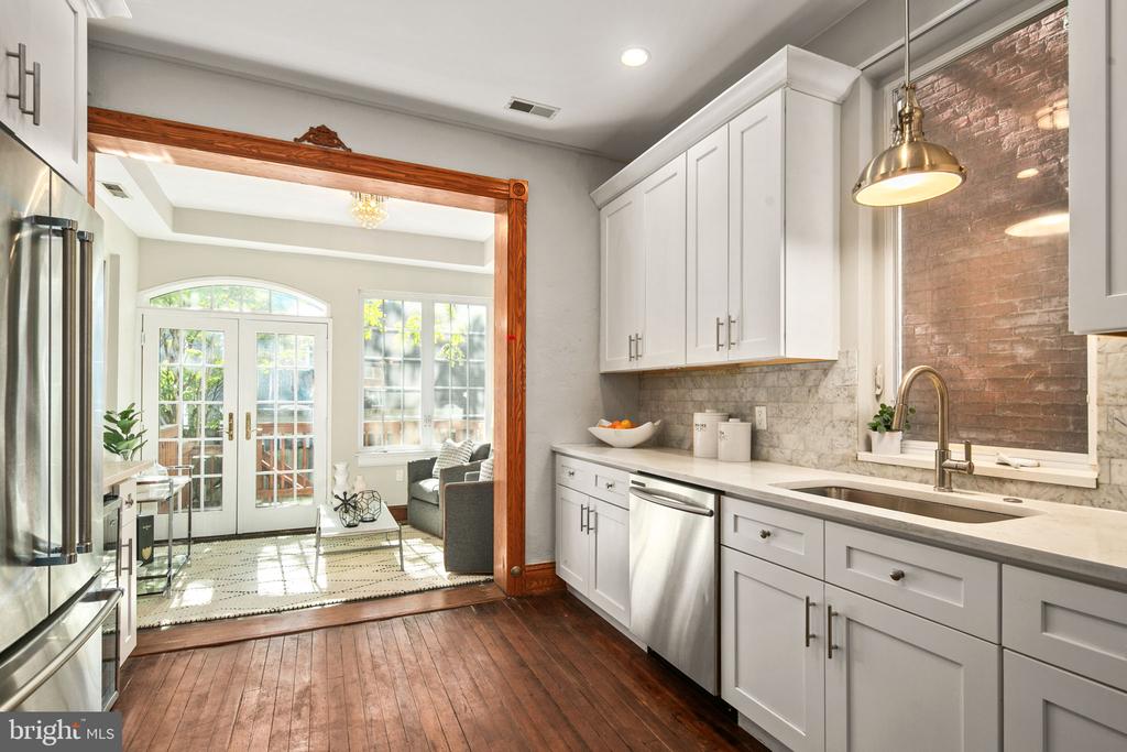 403 K St NE