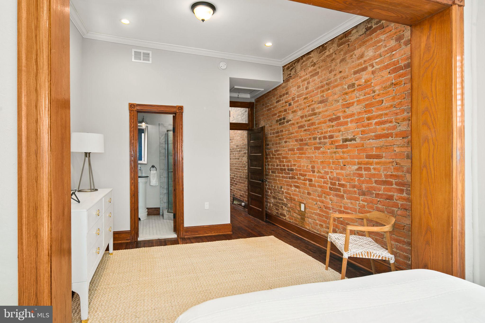 403 K St NE