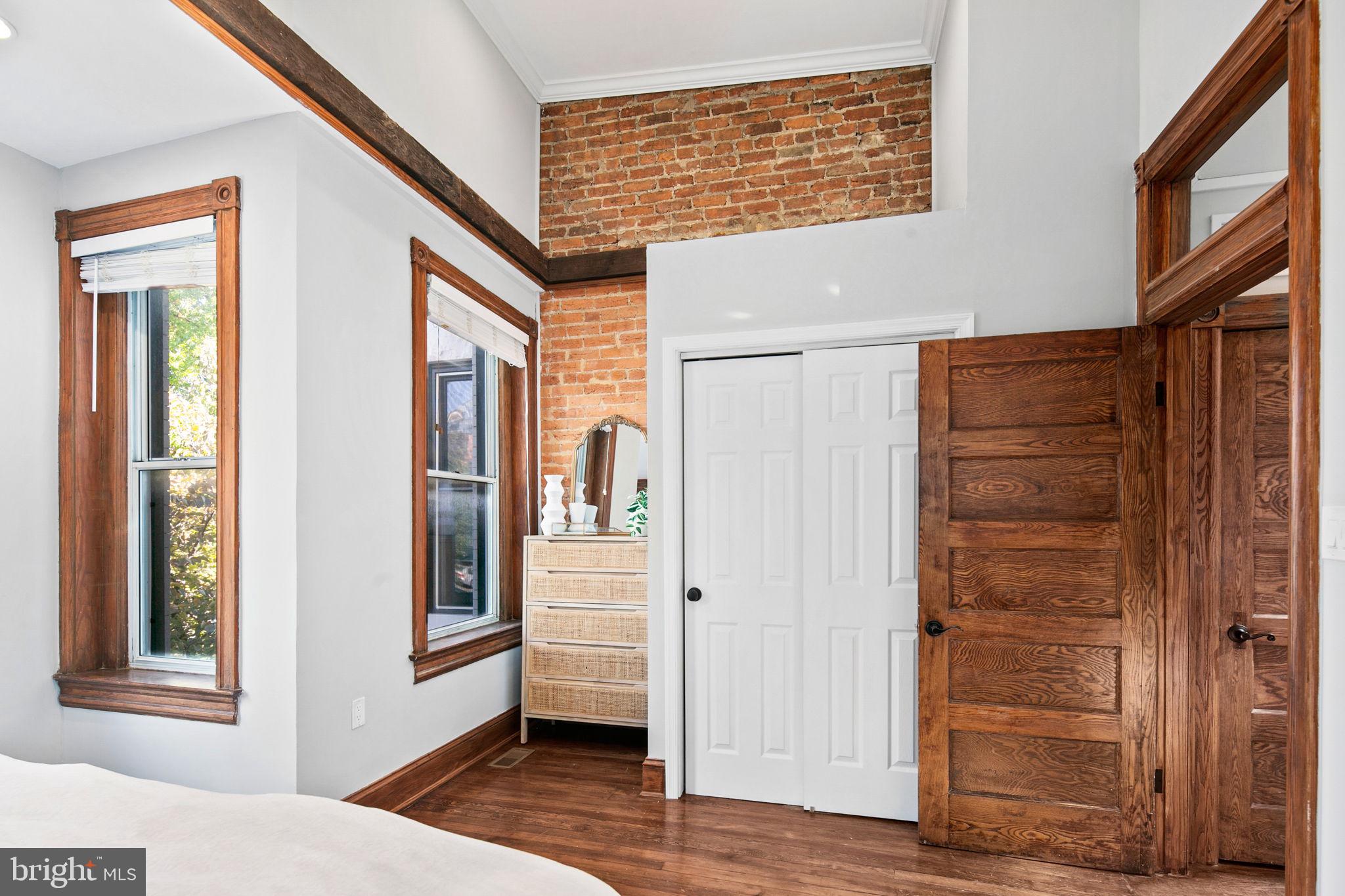 403 K St NE