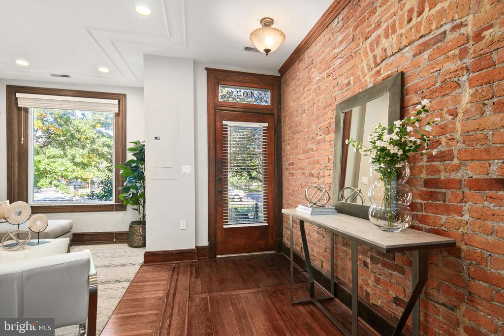 403 K St NE