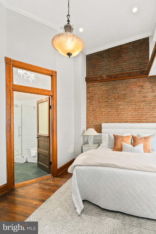 403 K St NE