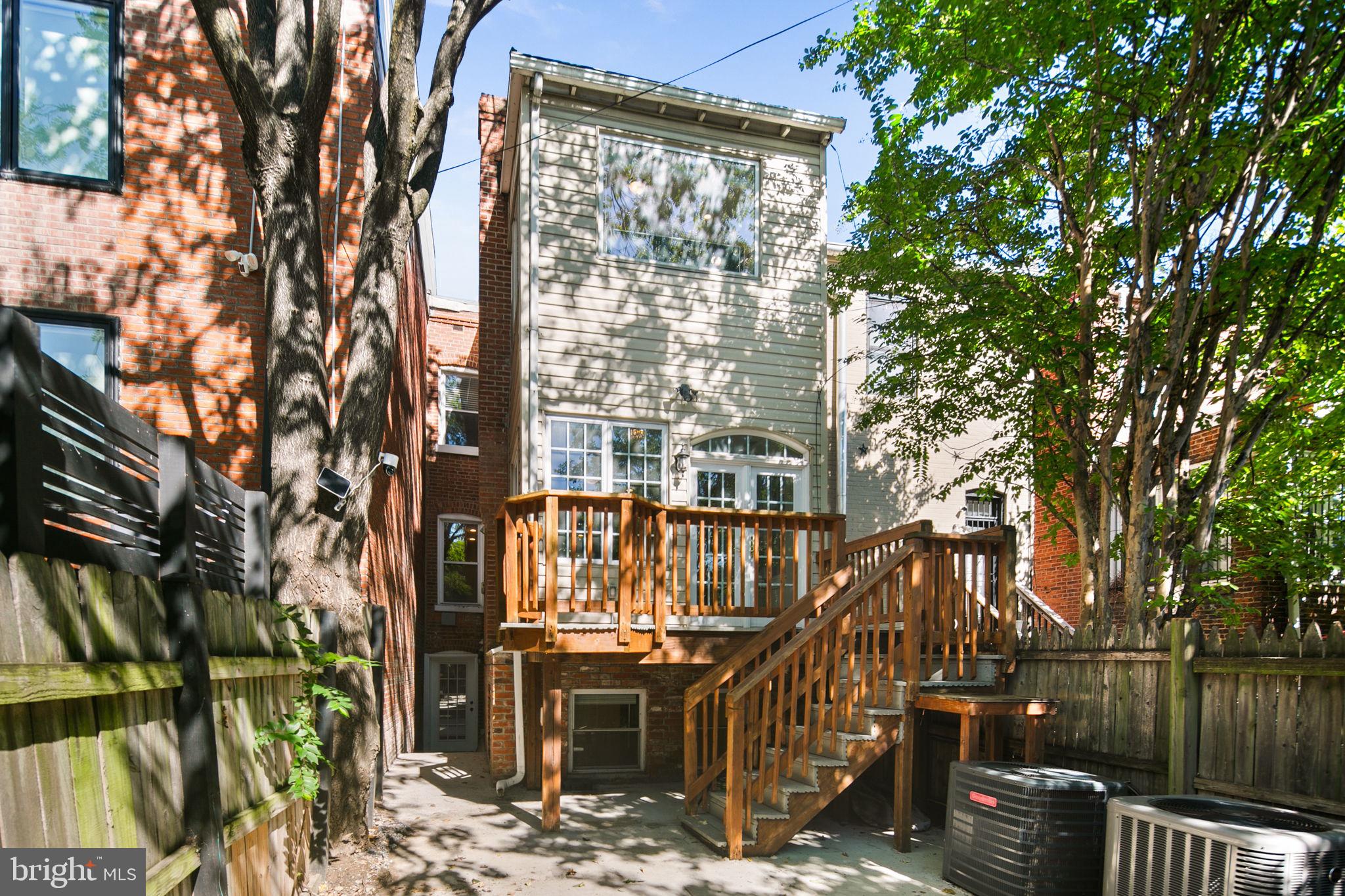 403 K St NE