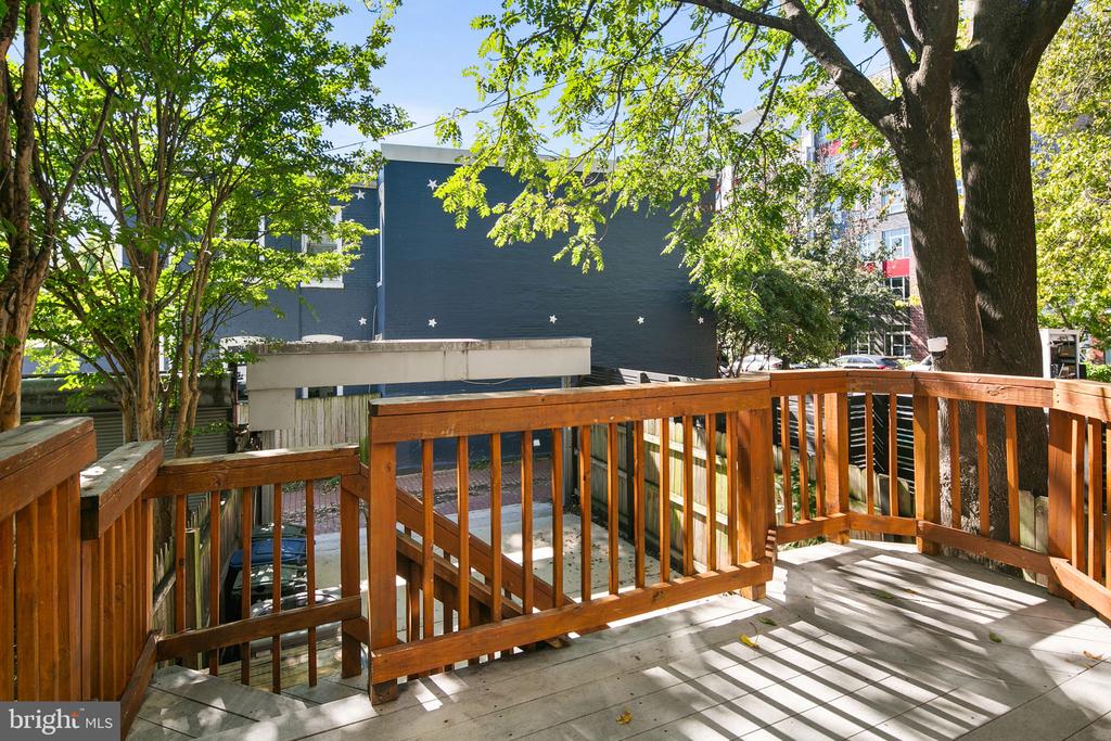 403 K St NE