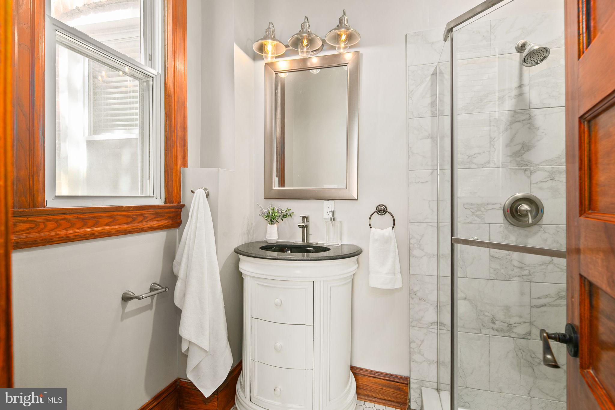 403 K St NE